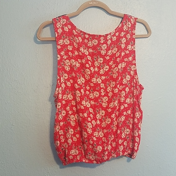 Red top - Picture 3 of 8